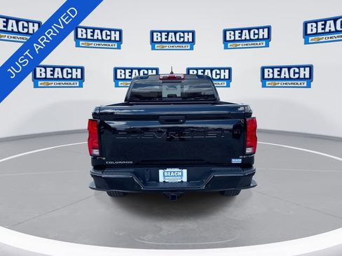 Used 2025 Chevrolet Colorado Z71 w/ Technology Package AWD/4WD image 7