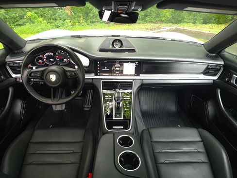 Used 2023 Porsche Panamera 4 Platinum Edition w/ Assistance Package AWD/4WD image 7