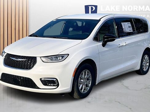 New 2026 Chrysler Pacifica Select FWD image 4