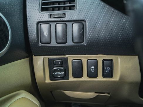 Used 2011 Toyota Tacoma 4x4 Double Cab w/ SR5 Pkg #2 image 13