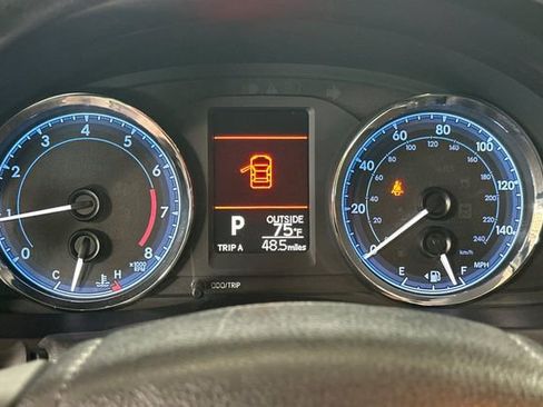 Used 2018 Toyota Corolla LE FWD image 28