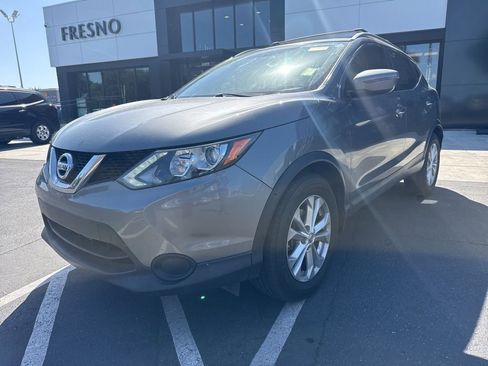 Used 2017 Nissan Rogue Sport SV image 3