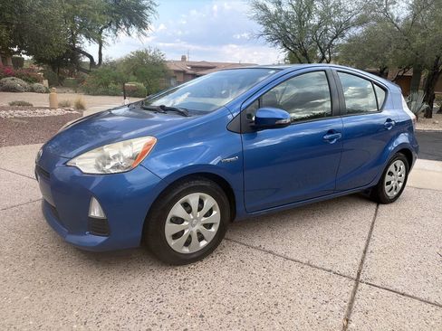 Used 2012 Toyota Prius C Three FWD image 3