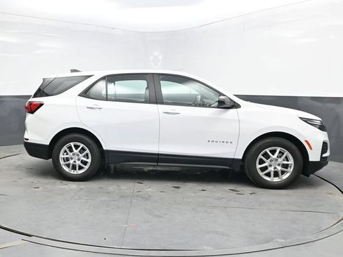 Used 2024 Chevrolet Equinox LS FWD image 8