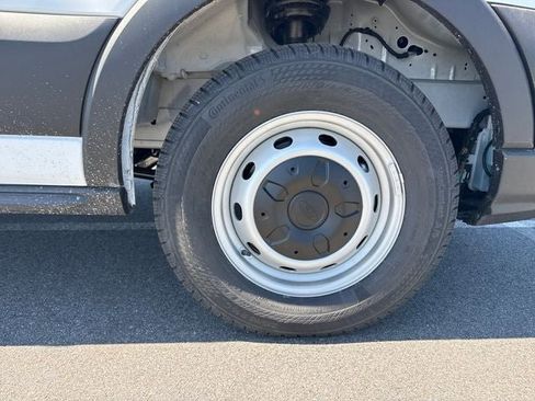 New 2026 Ford Transit 250 148 Medium Roof RWD image 11