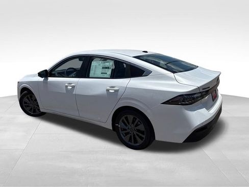 New 2026 Nissan Sentra SL w/ Floor Mat Package FWD image 6
