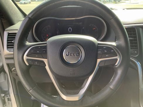Used 2018 Jeep Grand Cherokee Altitude image 11