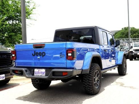 Used 2024 Jeep Gladiator Sport AWD/4WD image 5