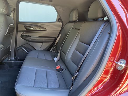 Used 2022 Chevrolet TrailBlazer RS w/ Convenience Package FWD image 35