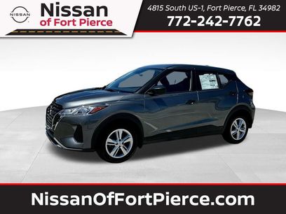 New 2025 Nissan Kicks S