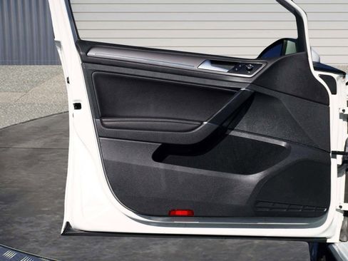 Used 2017 Volkswagen Golf Alltrack SEL image 14