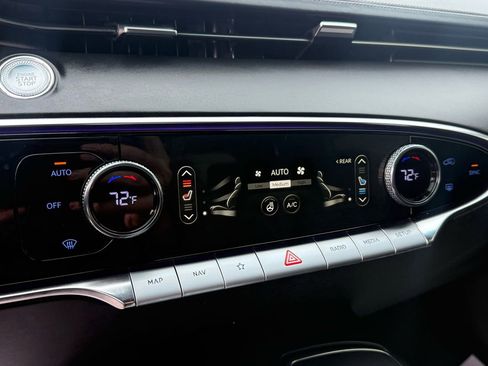 Used 2022 Genesis GV70 3.5T Sport w/ Sport Advanced Package image 13