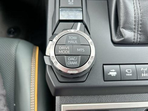 Certified 2025 Toyota Tacoma 4x4 Double Cab Hybrid image 34