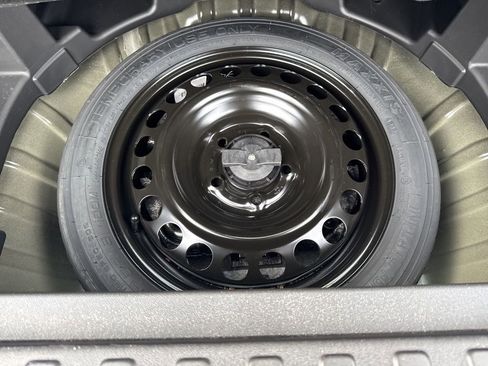 Used 2023 GMC Terrain SLE w/ Driver Convenience Package image 41