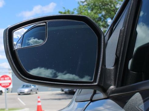 Used 2017 Ford Escape S FWD image 8