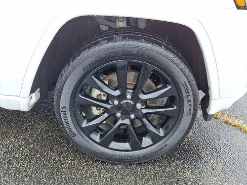 Used 2022 Jeep Grand Cherokee Laredo X image 9