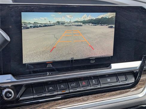 Used 2022 GMC Sierra 1500 Elevation image 18