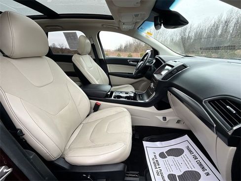 Used 2019 Ford Edge Titanium w/ Equipment Group 301A image 22