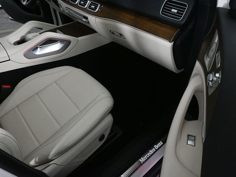 Certified 2025 Mercedes-Benz GLE 450e 4MATIC image 23