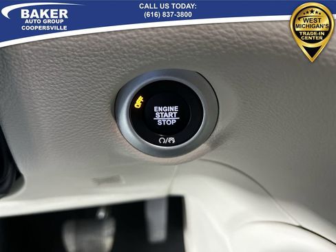 Used 2024 Chrysler Pacifica Limited image 18