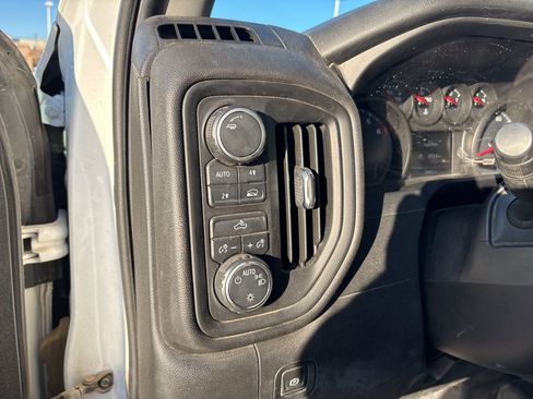 Used 2019 Chevrolet Silverado 1500 W/T w/ Trailering Package image 14
