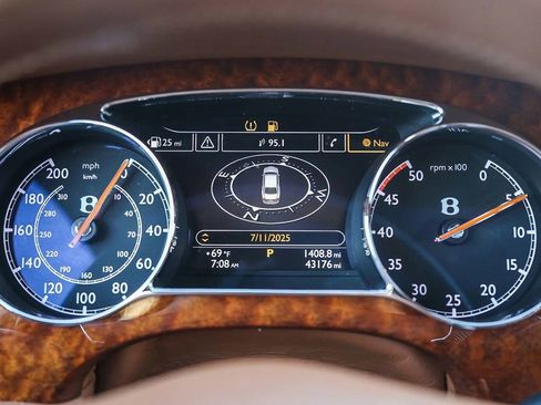 Used 2014 Bentley Mulsanne RWD image 26