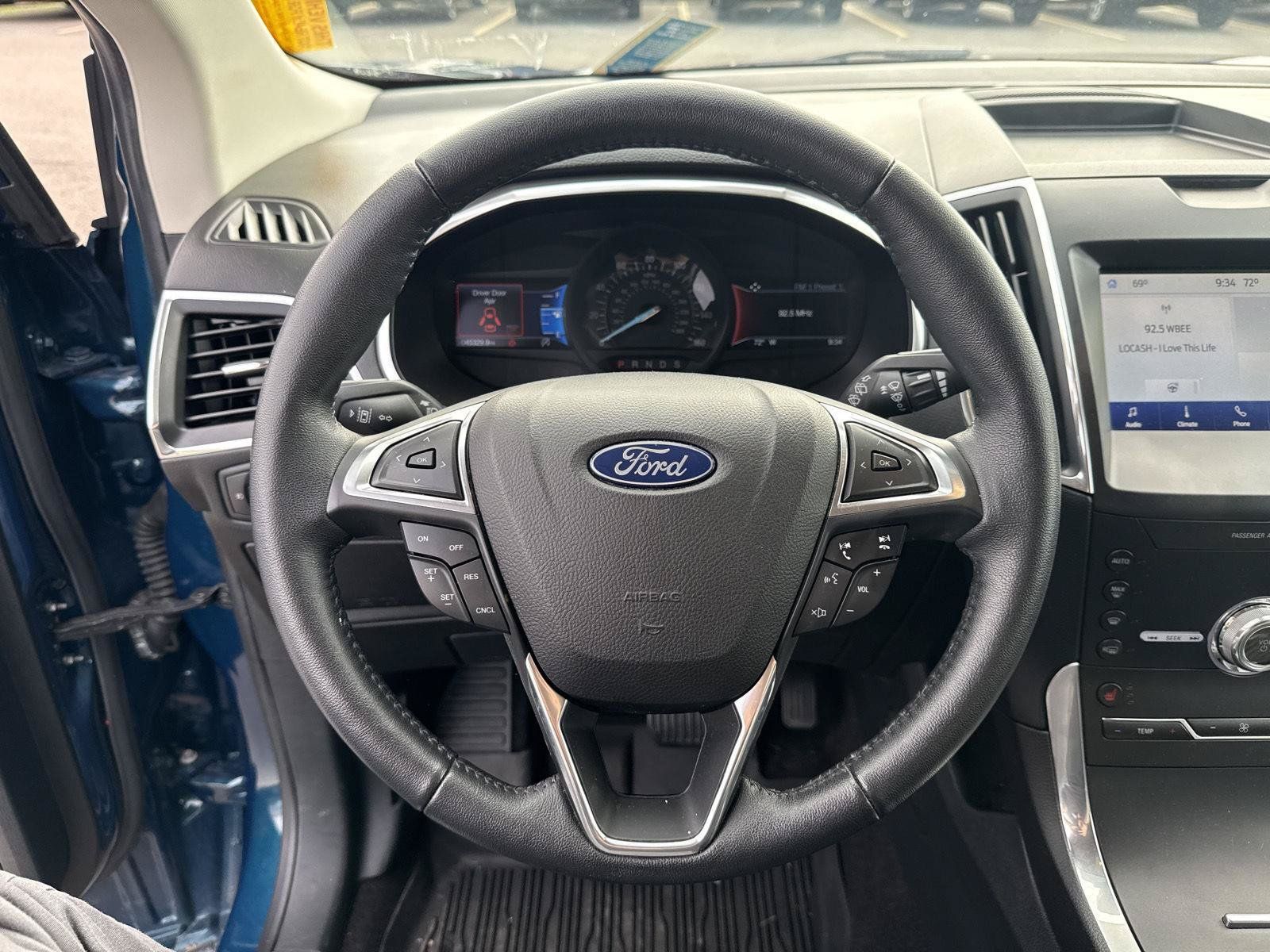 Used 2020 Ford Edge Titanium AWD/4WD image 9