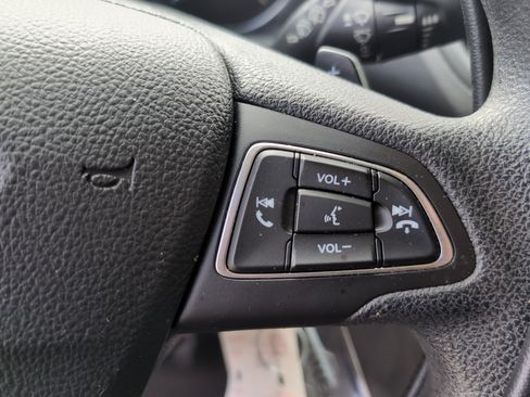 Used 2017 Ford Escape SE image 17