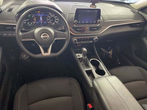 Used 2024 Nissan Altima 2.5 SV image 22
