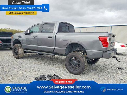 Used 2018 Nissan Titan SV w/ SV Convenience Package image 3