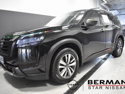 Used 2022 Nissan Pathfinder SL w/ Lighting Package (N92)