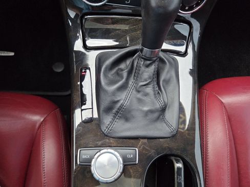 Used 2013 Mercedes-Benz SLK 250 image 31