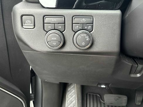 Used 2024 Chevrolet Silverado 1500 LT image 18