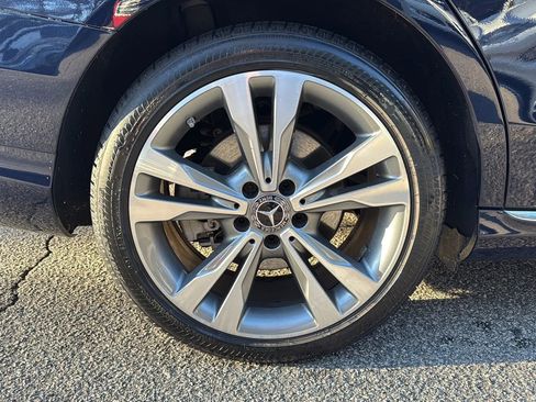 Used 2018 Mercedes-Benz C 300 4MATIC Sedan image 11