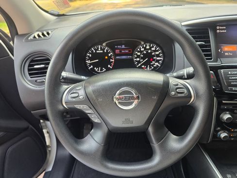Used 2017 Nissan Pathfinder S AWD/4WD image 25