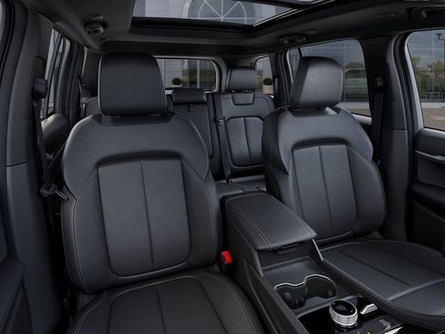 New 2026 Jeep Grand Cherokee Limited w/ Limited Altitude Package AWD/4WD image 16