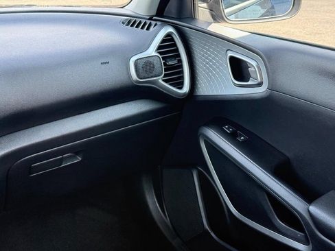 Used 2022 Kia Soul LX w/ Technology Package FWD image 12
