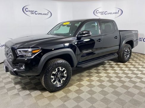 Certified 2023 Toyota Tacoma TRD Off-Road image 3