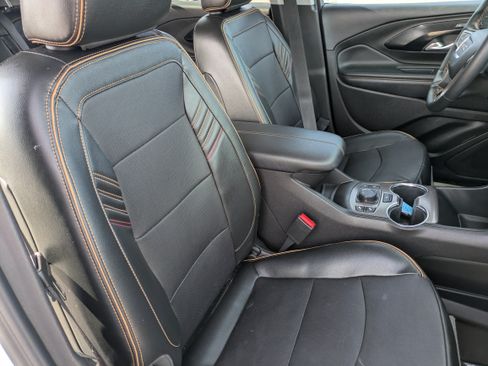 Used 2024 GMC Terrain AT4 w/ Tech Package AWD/4WD image 11