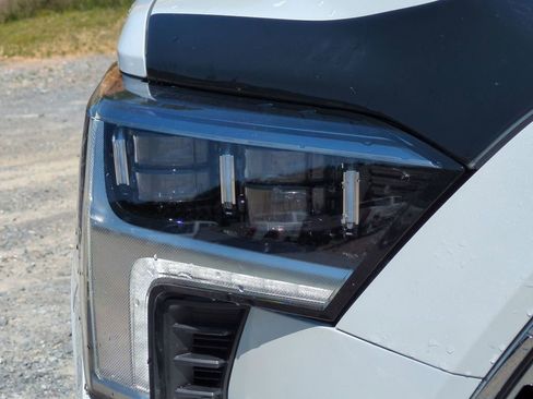 Used 2025 Toyota Sequoia 4WD image 13