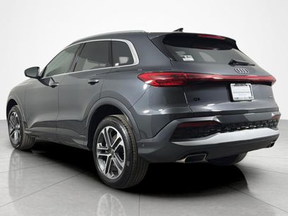 Used 2025 Audi Q5 Premium w/ Convenience Package