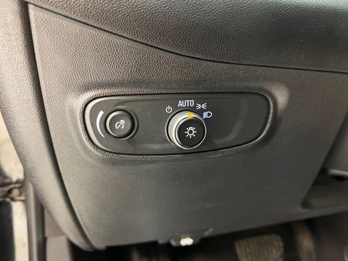 Used 2022 Chevrolet Equinox LT image 18