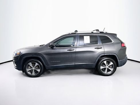 Used 2019 Jeep Cherokee Limited w/ Luxury Group AWD/4WD image 4