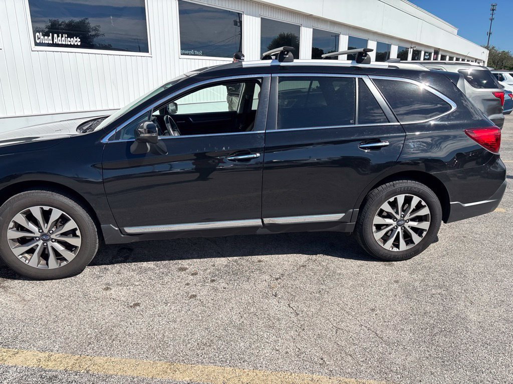 Used 2019 Subaru Outback 2.5i Touring AWD/4WD image 2