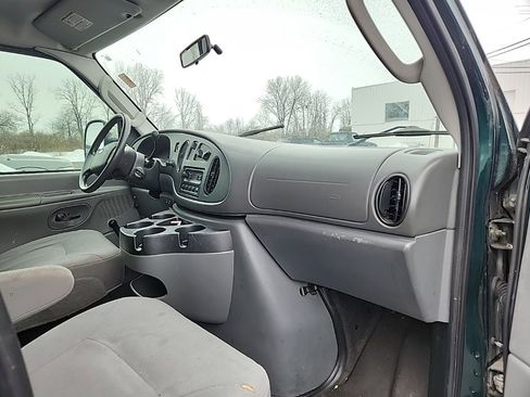 Used 2008 Ford E-150 and Econoline 150 image 6