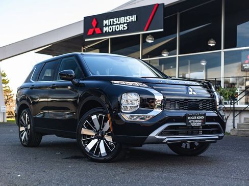 New 2026 Mitsubishi Outlander SE image 1
