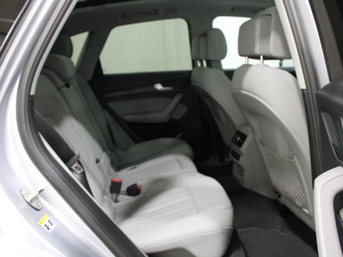 Used 2022 Audi Q5 2.0T Premium w/ Convenience Package AWD/4WD image 25