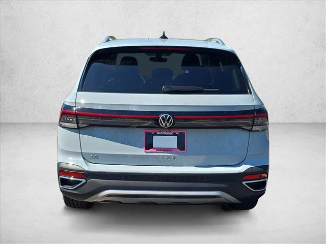 New 2026 Volkswagen Taos SE FWD image 4