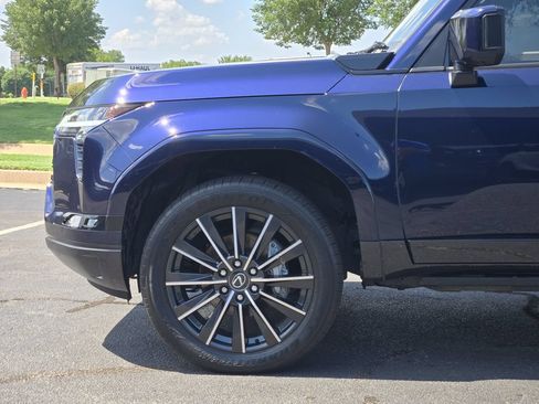 Certified 2024 Lexus GX 550 w/ Accessory Package (Z1) AWD/4WD image 8