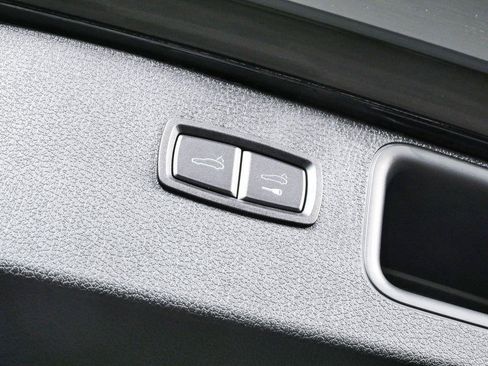 New 2026 Porsche Macan Turbo AWD/4WD image 33